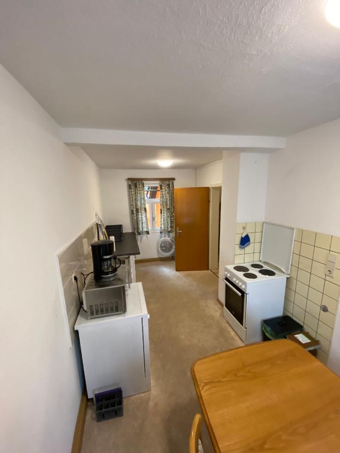 Einfaches Haus Mit Privatzimmern Und Gemeinschaftsraeumen Heilbronn Exterior photo
